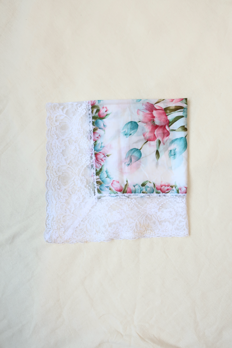 Vintage Lace Scarf in Bunch Of Tulips