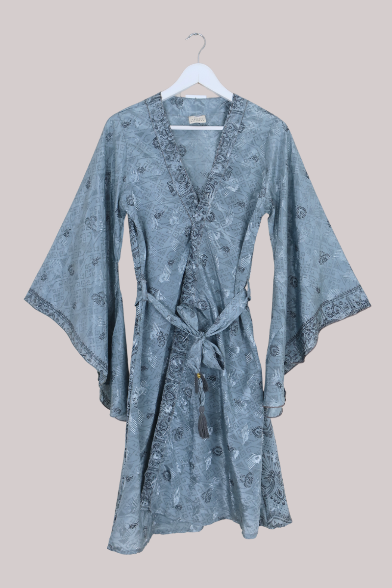 Gemini Kimono in Silver Frost Paisley - Size M/L