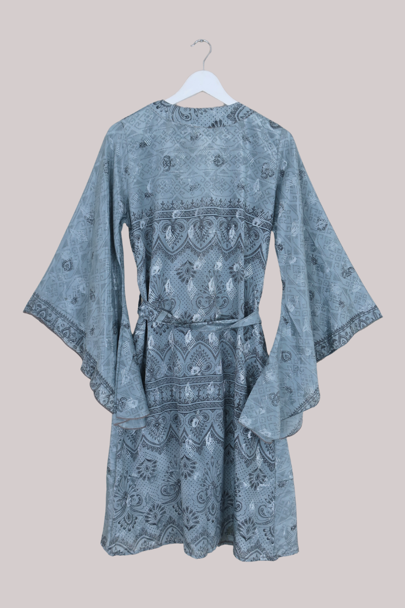 Gemini Kimono in Silver Frost Paisley - Size M/L