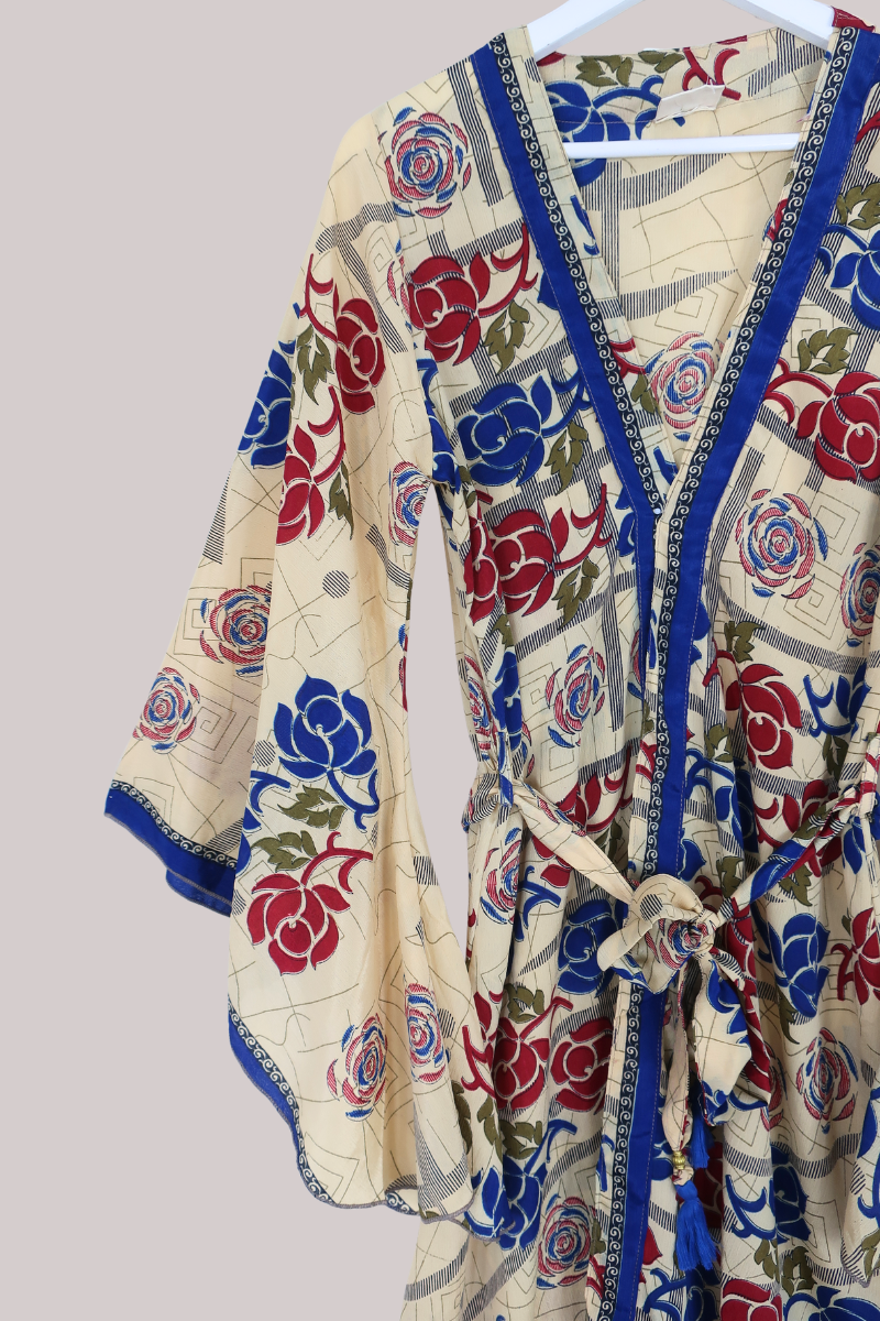 Gemini Kimono in Scarlet & Navy Roses - Size L