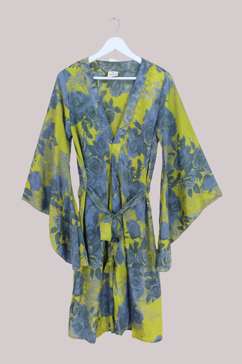 Gemini Kimono in Pea Green Vintage Roses - Size M/L