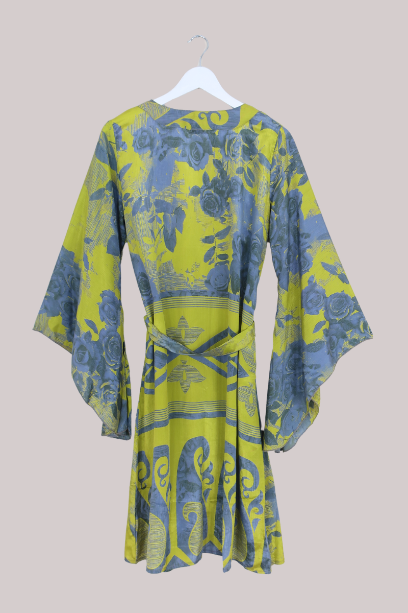 Gemini Kimono in Pea Green Vintage Roses - Size M/L