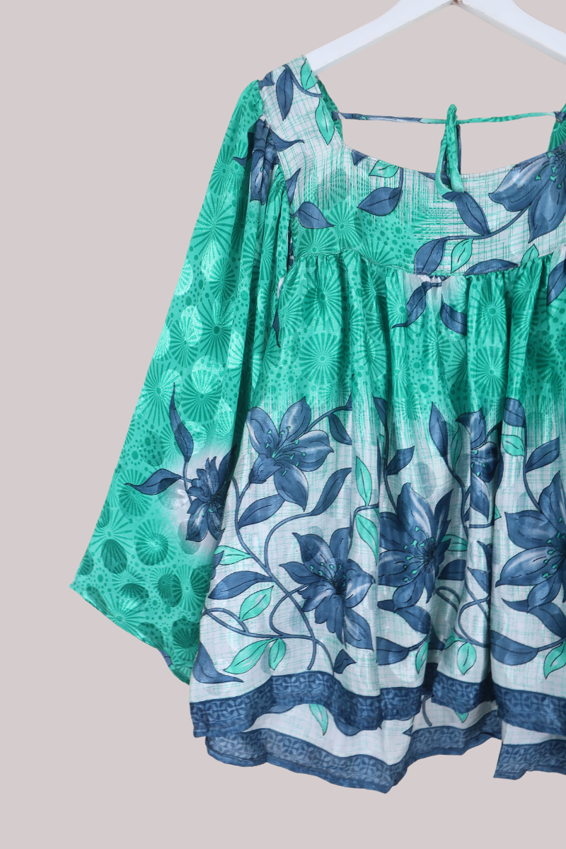 Honey Top in Glimmering Lake Lillies - Free Size