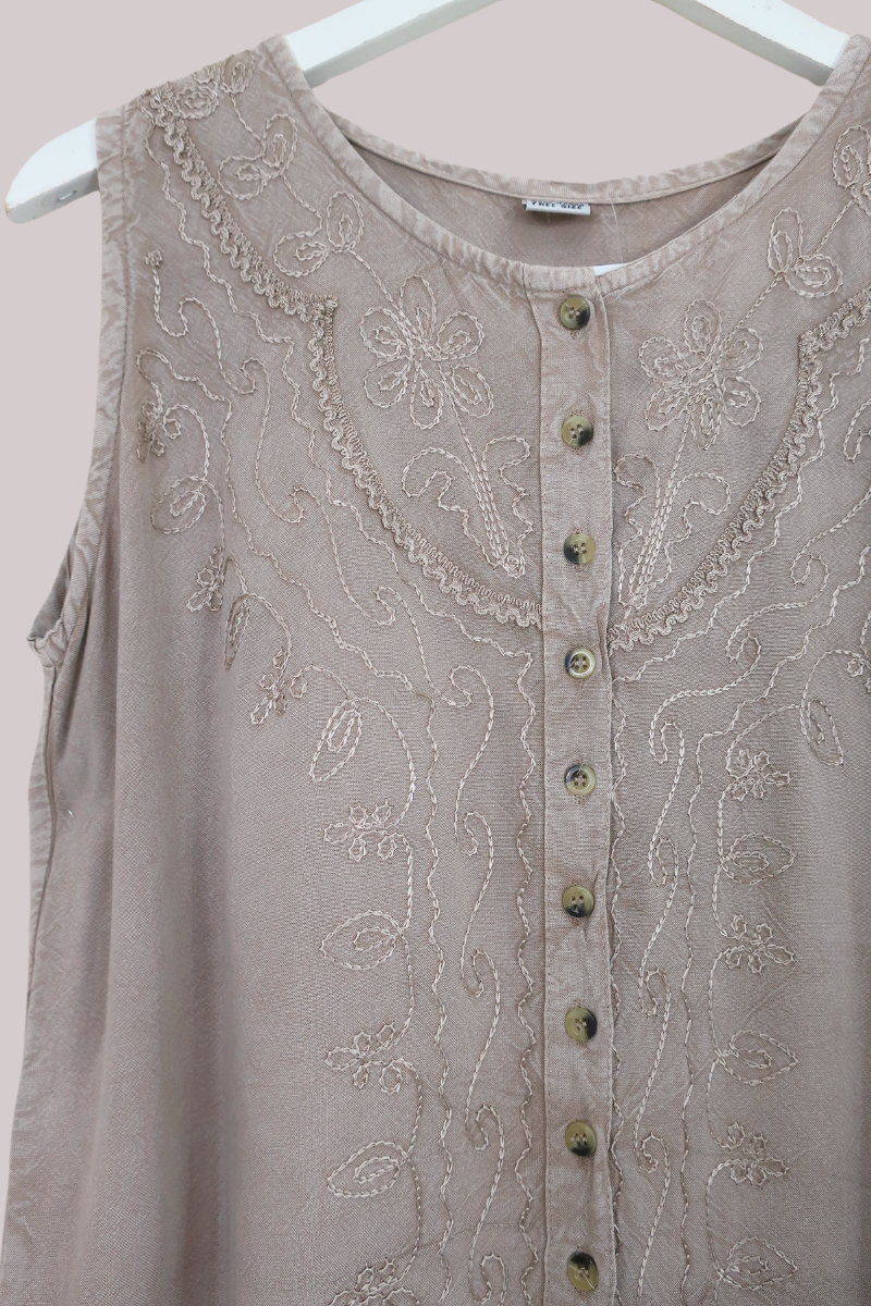 Embroidered Waistcoat Vest Top in Maple White - Free Size