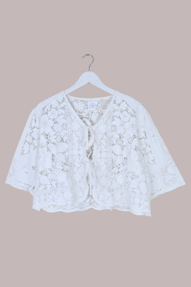 Francesca Cropped Blouse in Dandelion White Lace - Free Size