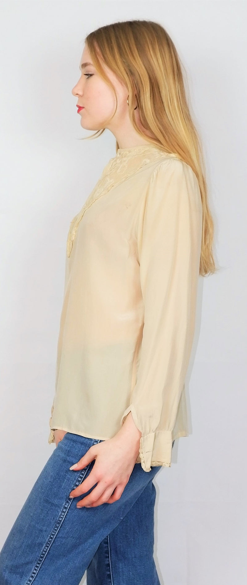 70's Vintage Blouse - Ivory with Floral Lace - Size M/L