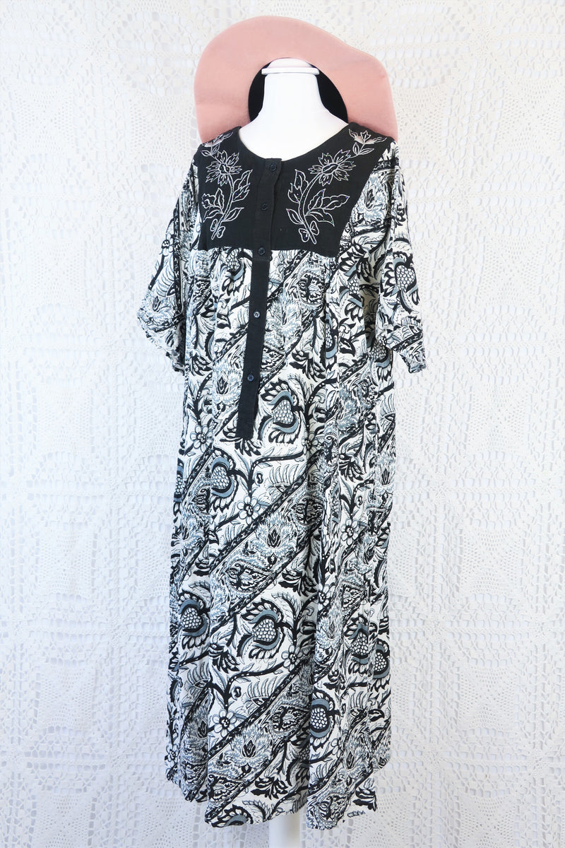 Vintage Indian Cotton Smock Dress - Black & White Embroidered Floral - Free Size S to XXL