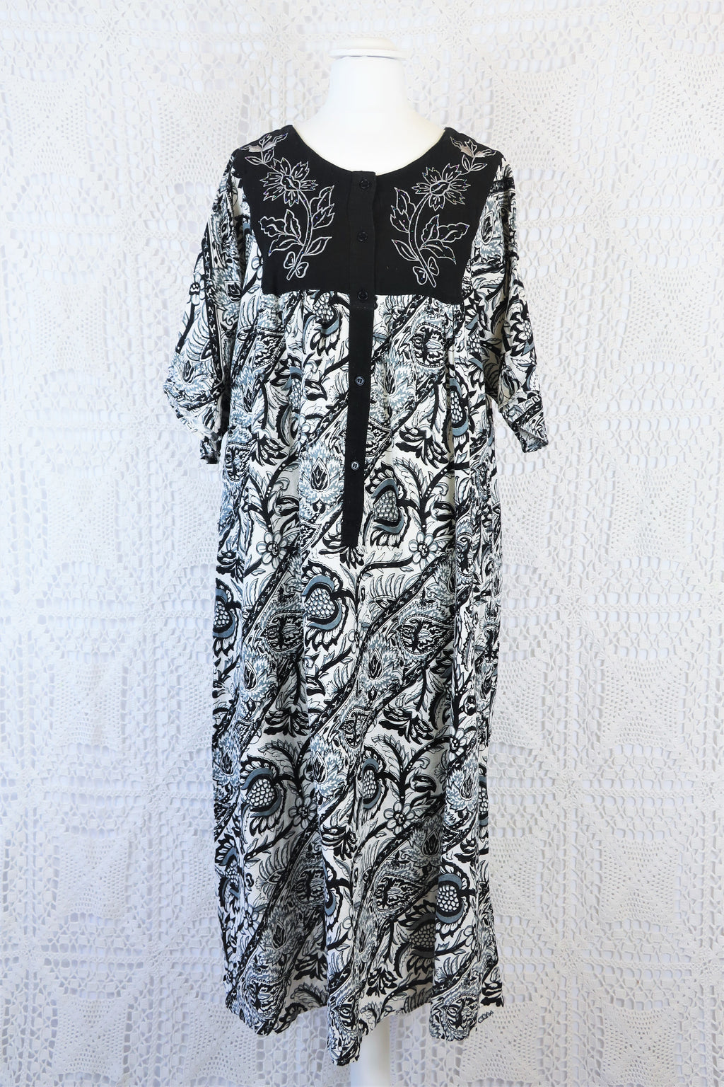 Vintage Indian Cotton Smock Dress - Black & White Embroidered Floral - Free Size S to XXL