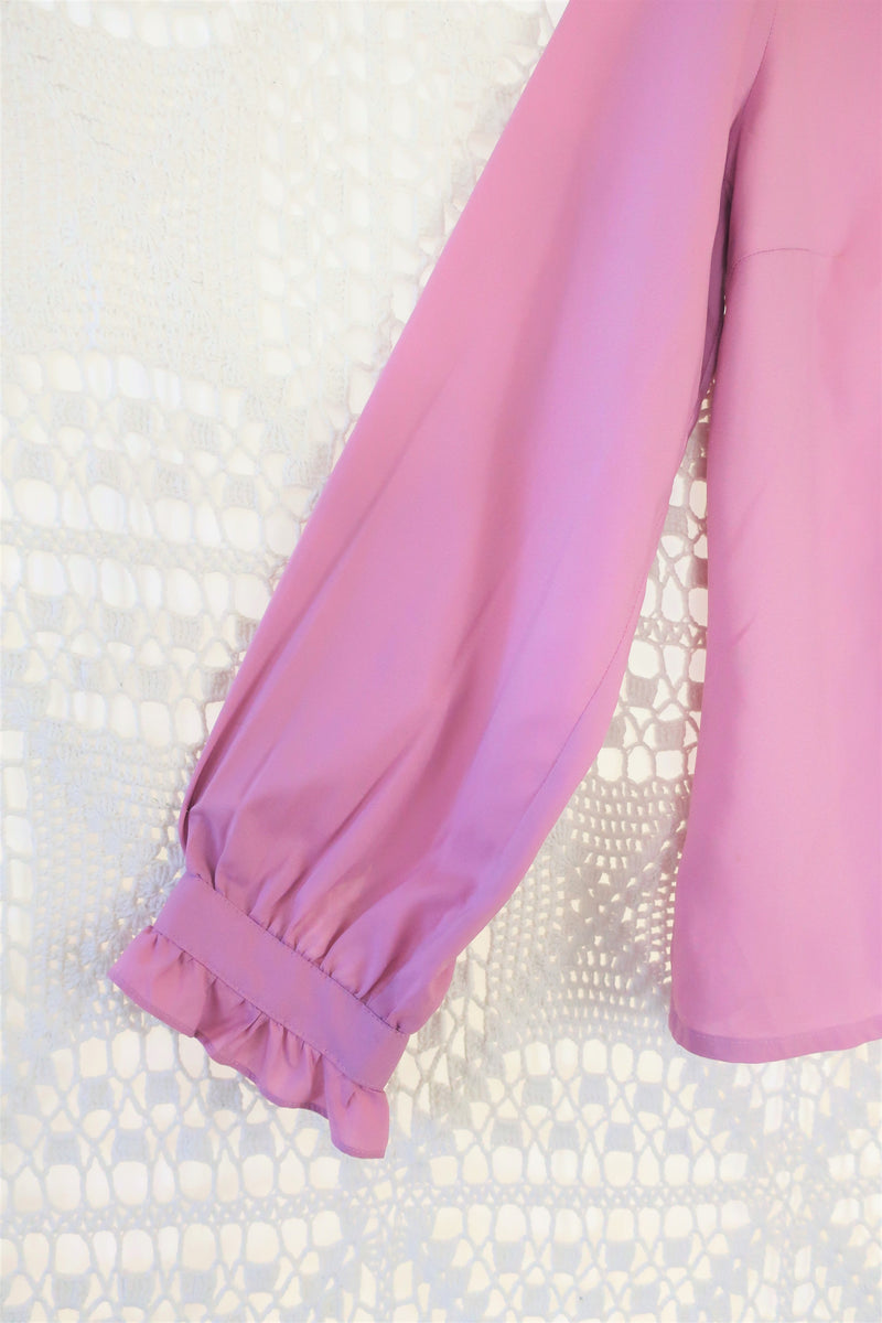 70's Vintage - Thulian Pink Ruffle Blouse - Free Size M