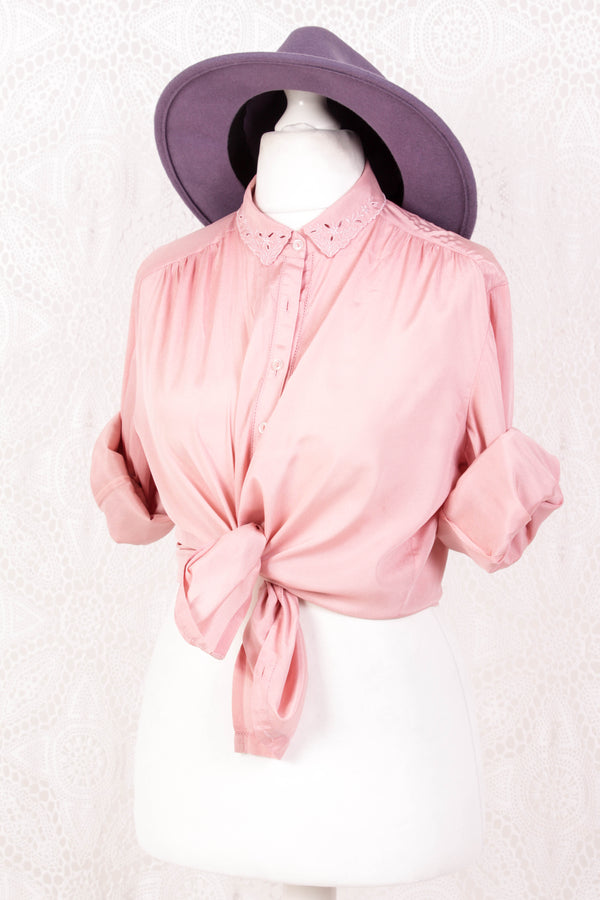 SALE Vintage Shirt - Pale Blush Floral Embroidery - Size L/XL