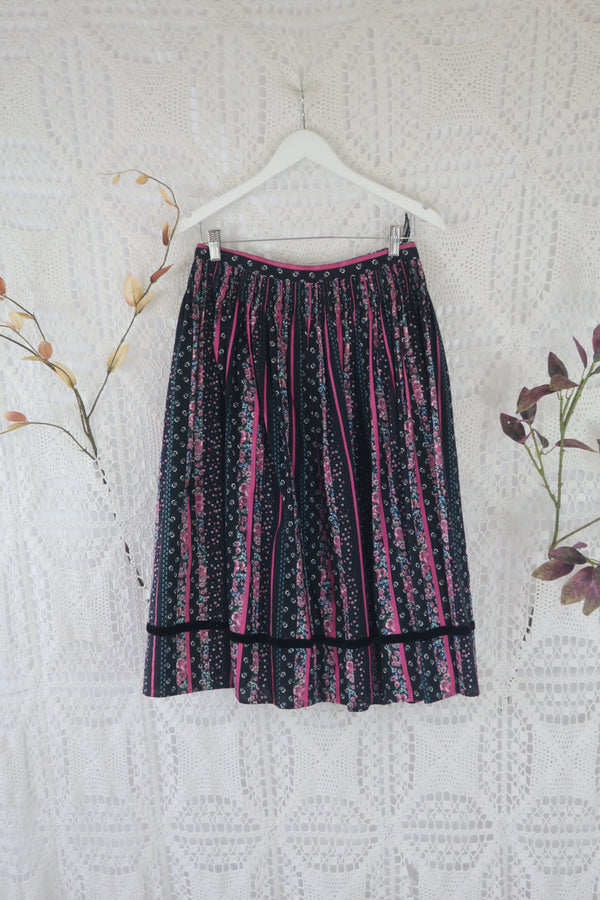 70's Vintage Skirt - Charcoal, Bright Pink & Sky Blue Floral - S
