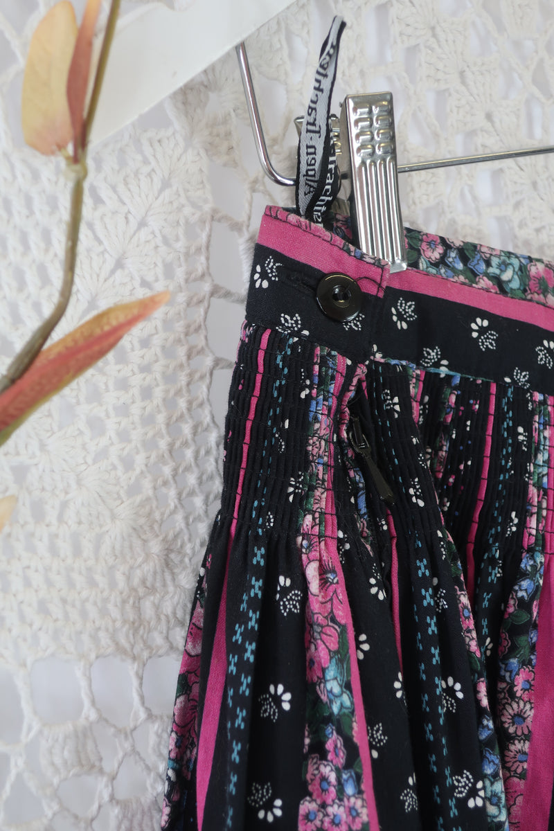 70's Vintage Skirt - Charcoal, Bright Pink & Sky Blue Floral - S