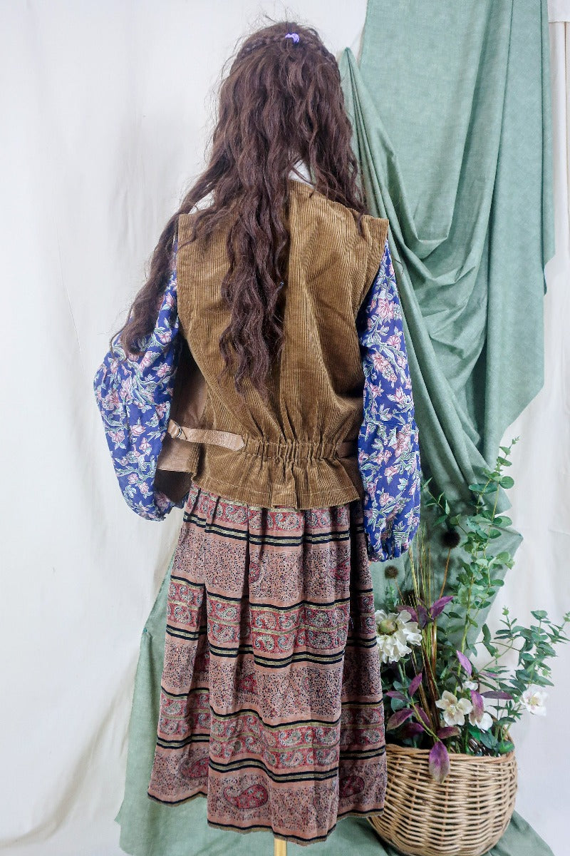 Groovy 70s skirt shop