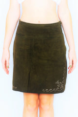 Soft brown vintage 70s boho suede mini skirt with pockets and embroidery - all about audrey