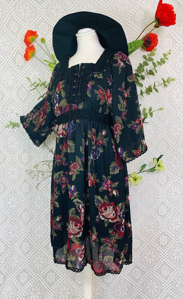SALE Vintage Black Floral Dress With Lace - Size S