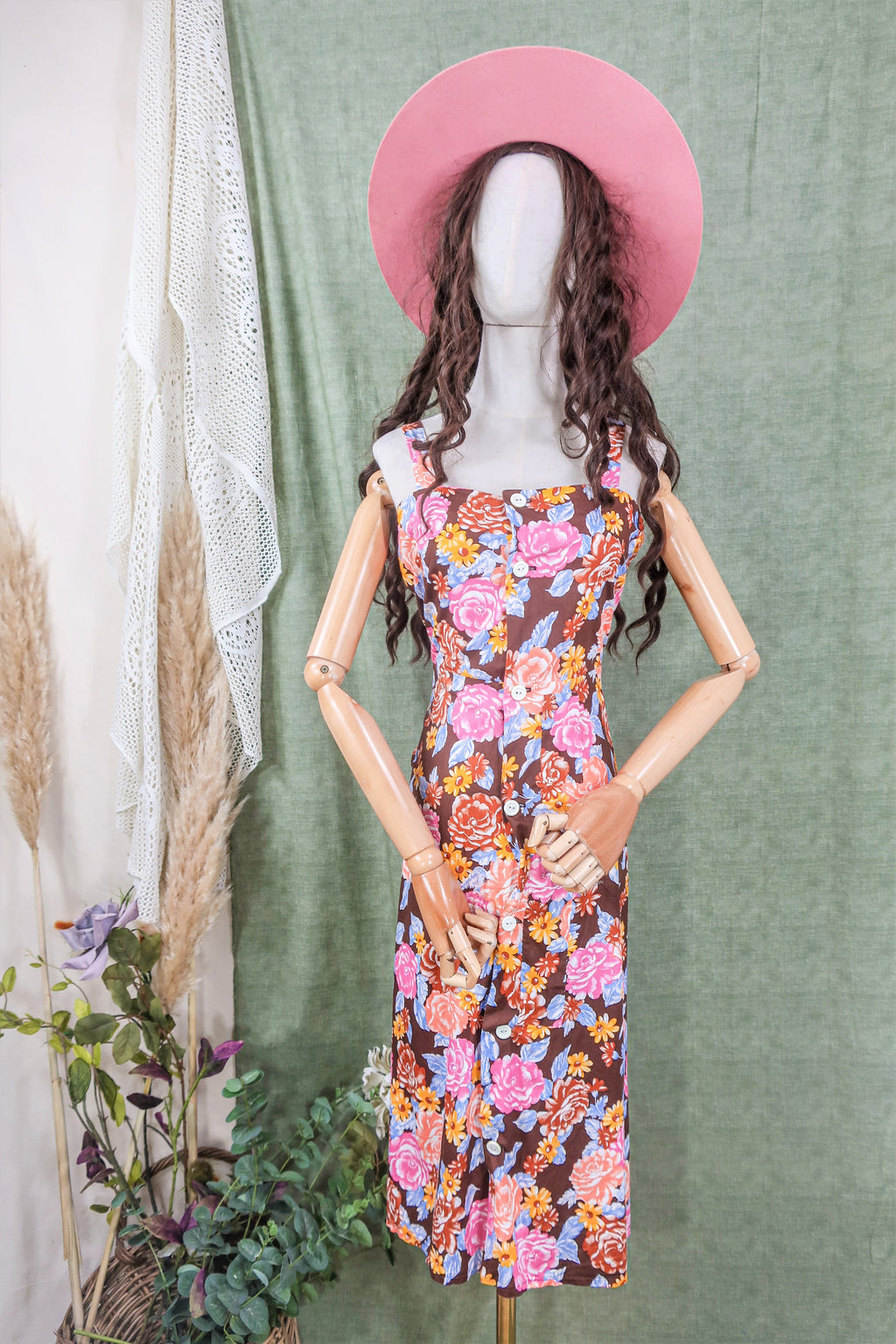 The vintage shop dresses online